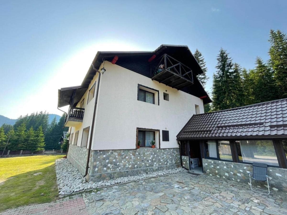 Vila Mounthoff Retreat Moroeni Exteriér fotografie