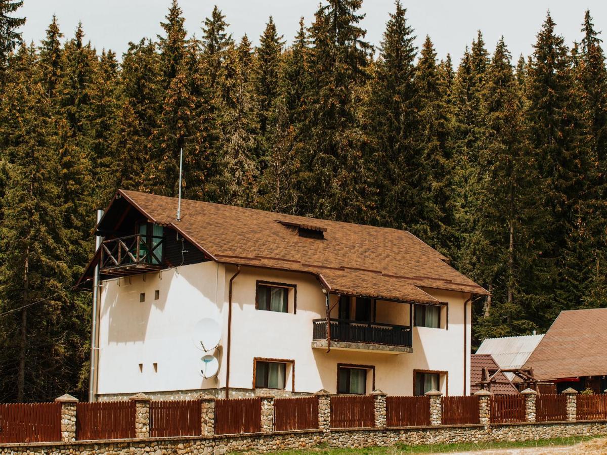 Vila Mounthoff Retreat Moroeni Exteriér fotografie