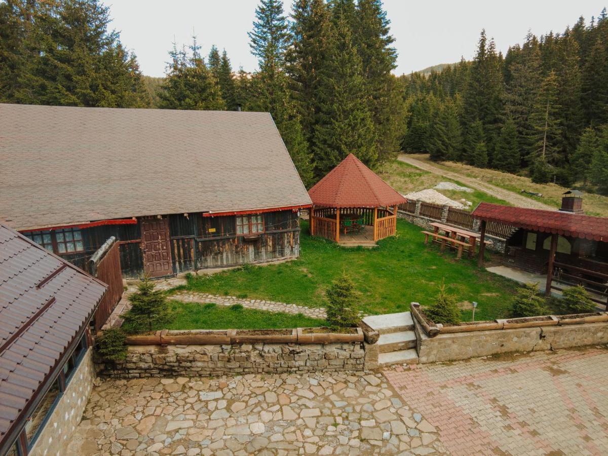 Vila Mounthoff Retreat Moroeni Exteriér fotografie